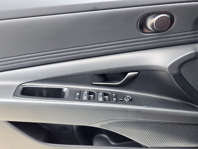 New 2026 Hyundai Elantra SEL Sport FWD image 14
