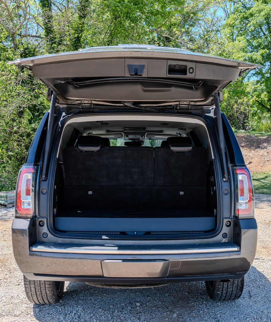 Used 2019 GMC Yukon Denali w/ Denali Ultimate Package RWD image 9