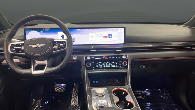 Used 2025 Genesis GV80 3.5T e-SC AWD/4WD image 11