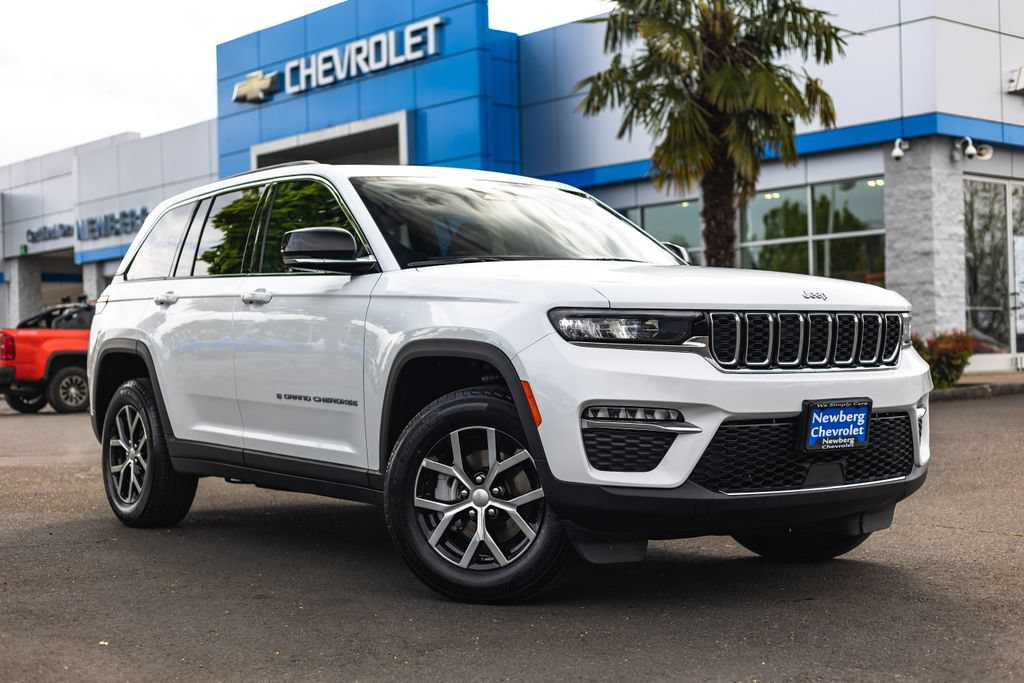 Used 2024 Jeep Grand Cherokee Limited AWD/4WD image 1