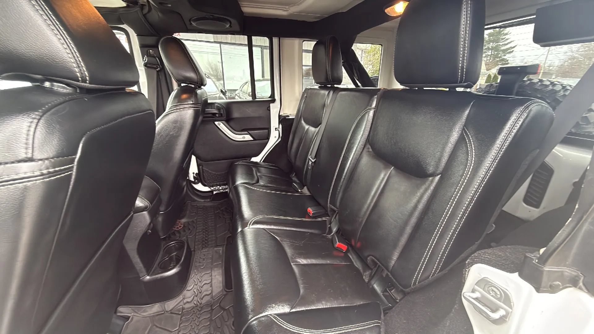 Used 2014 Jeep Wrangler Unlimited Rubicon AWD/4WD image 20