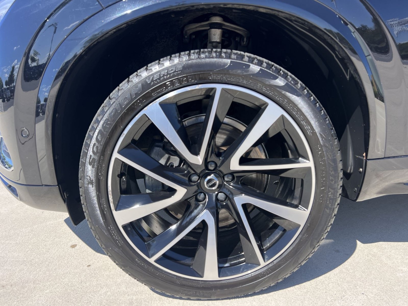 Used 2023 Volvo XC90 B6 Plus w/ Protection Package AWD/4WD image 12