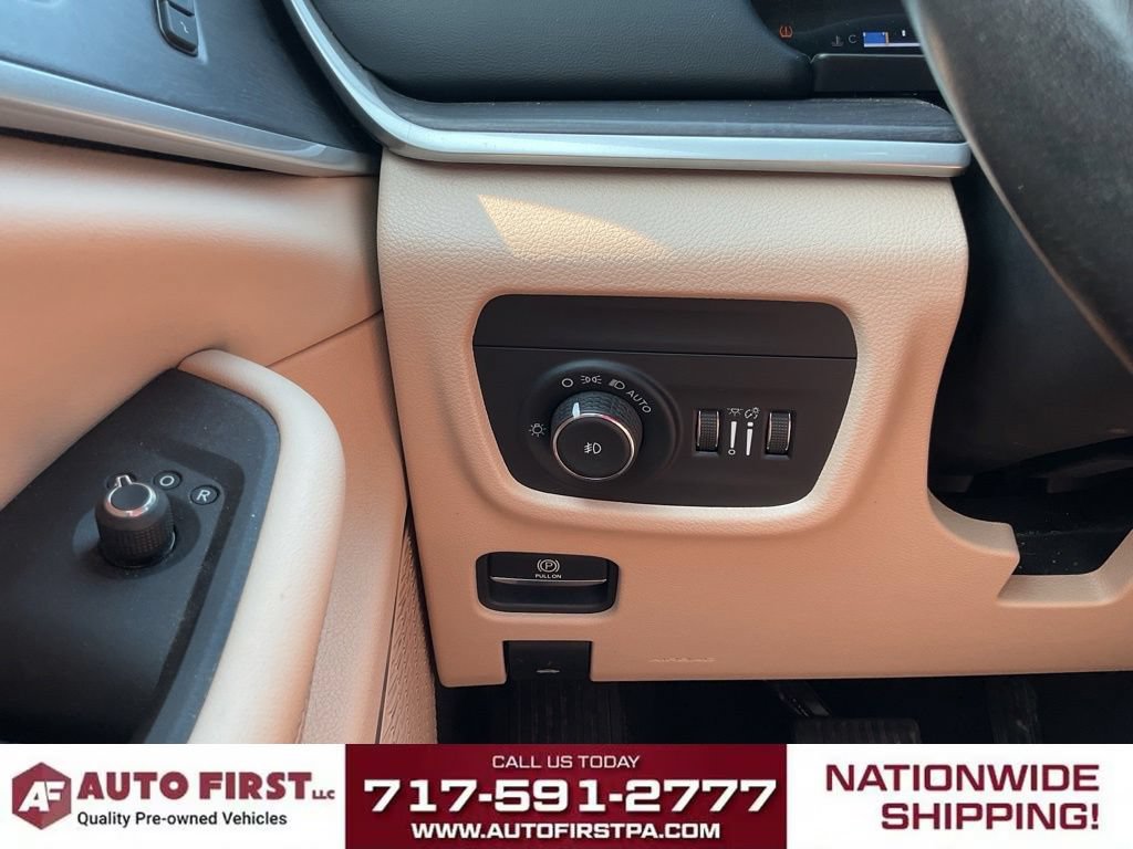 Used 2021 Jeep Grand Cherokee L Limited AWD/4WD image 28