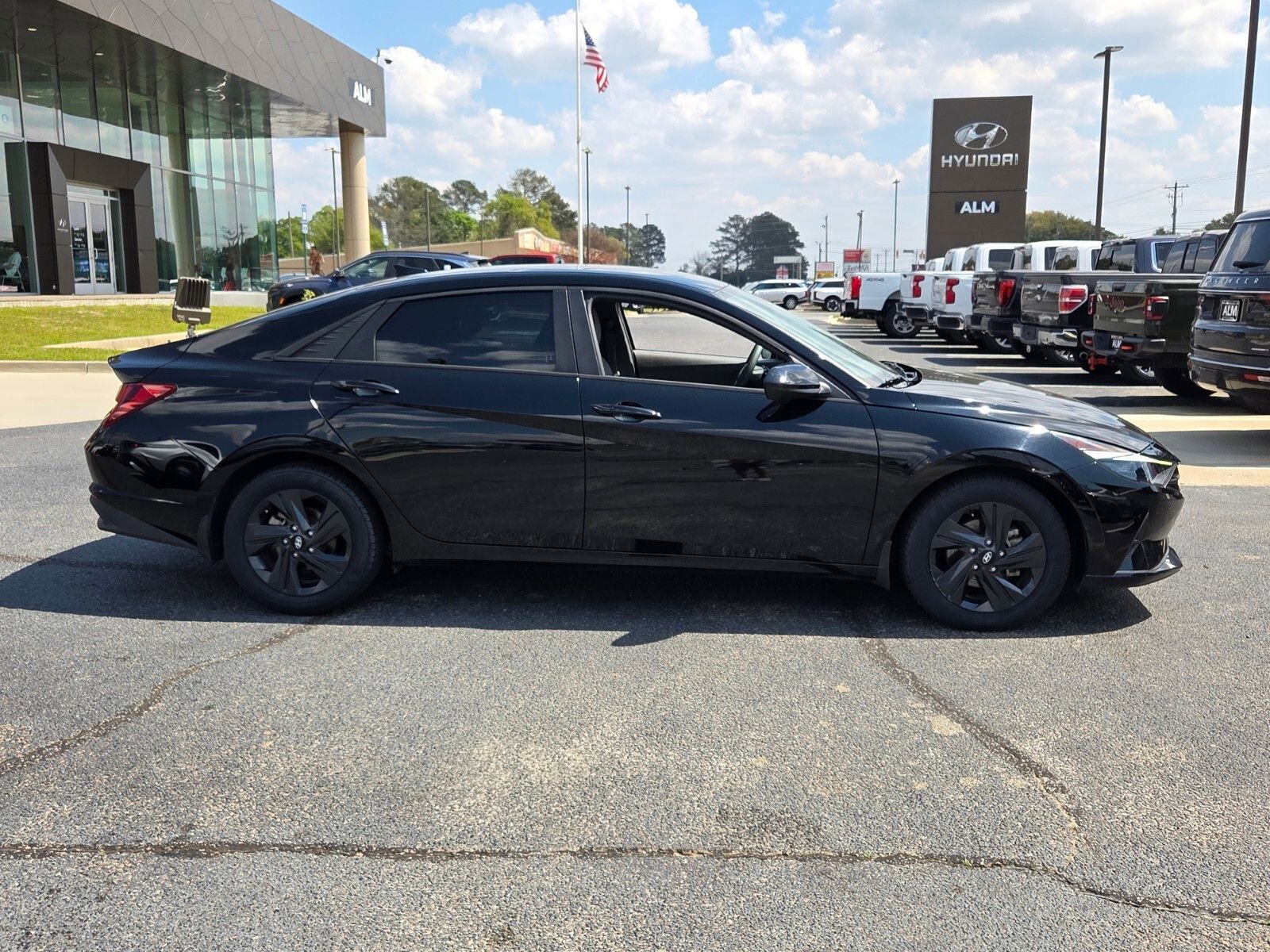 Used 2022 Hyundai Elantra SEL image 13