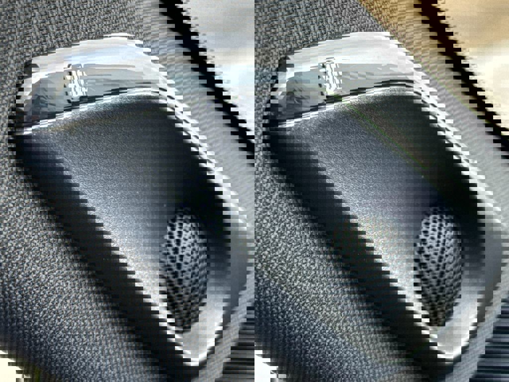 Used 2021 Toyota Venza Limited image 18