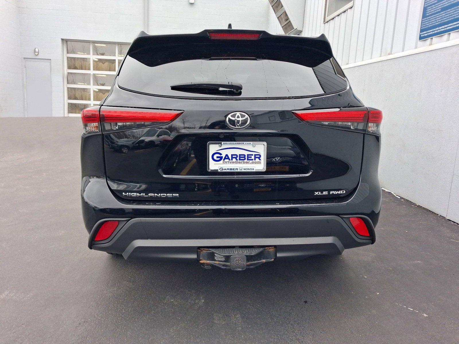Used 2021 Toyota Highlander XLE AWD/4WD image 8