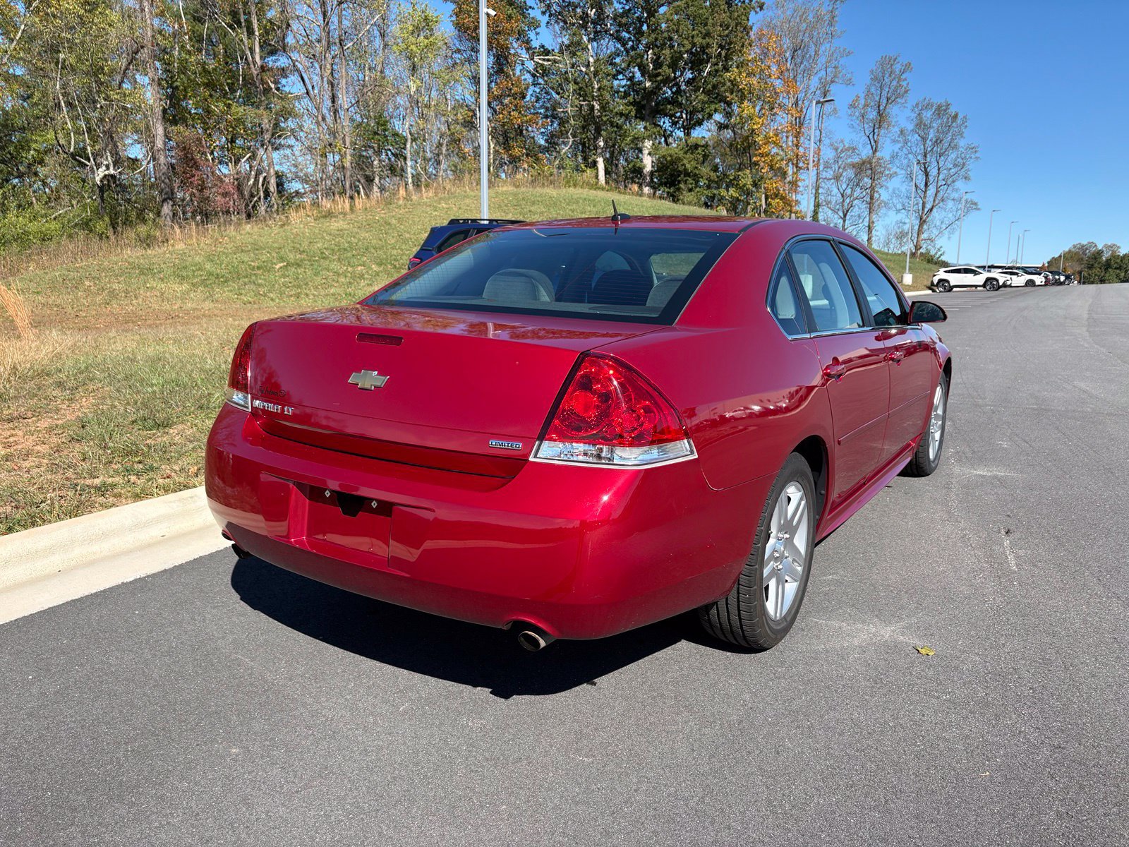 Used 2014 Chevrolet Impala LT w/ LT Sunroof Package FWD image 9