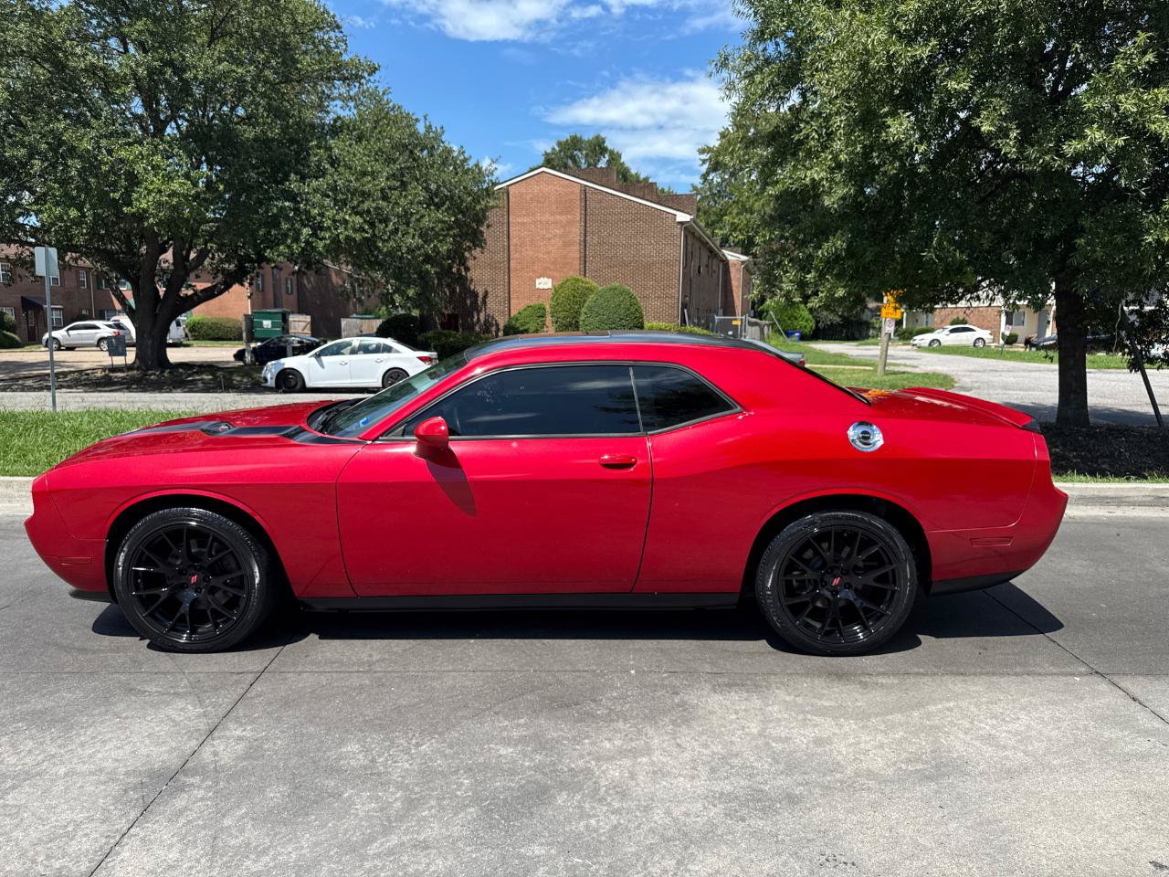 Used 2012 Dodge Challenger SXT Plus RWD image 8
