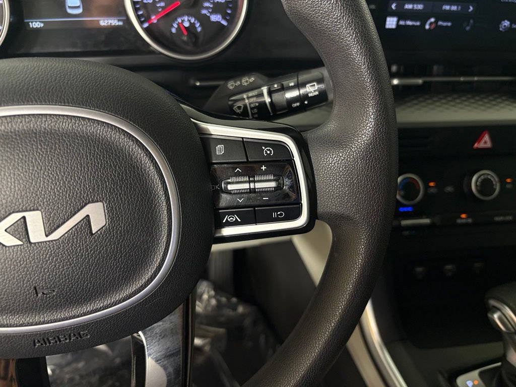 Used 2022 Kia Carnival LX FWD image 20