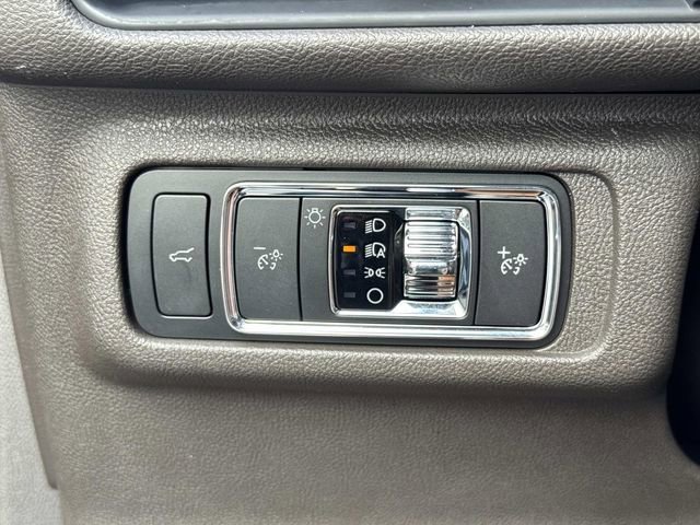 Used 2022 Lincoln Corsair Reserve w/ Equipment Group 201A image 21