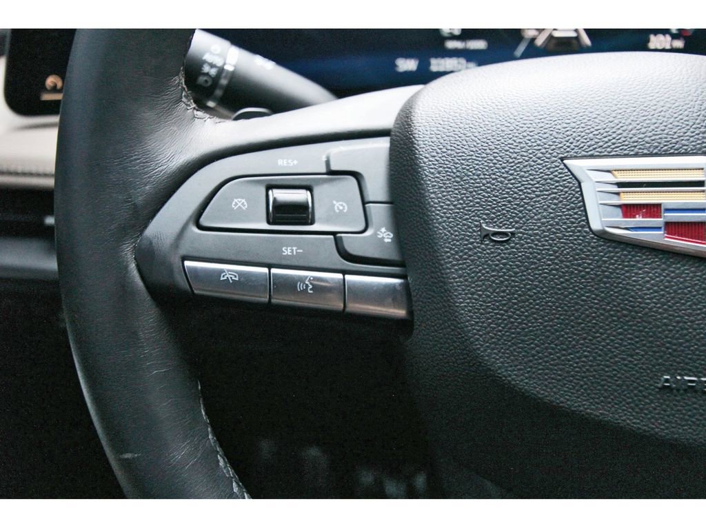 Certified 2025 Cadillac XT4 Premium Luxury image 15