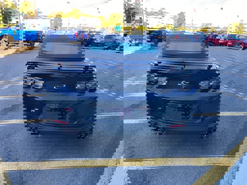 Used 2019 Chevrolet Camaro LT image 4