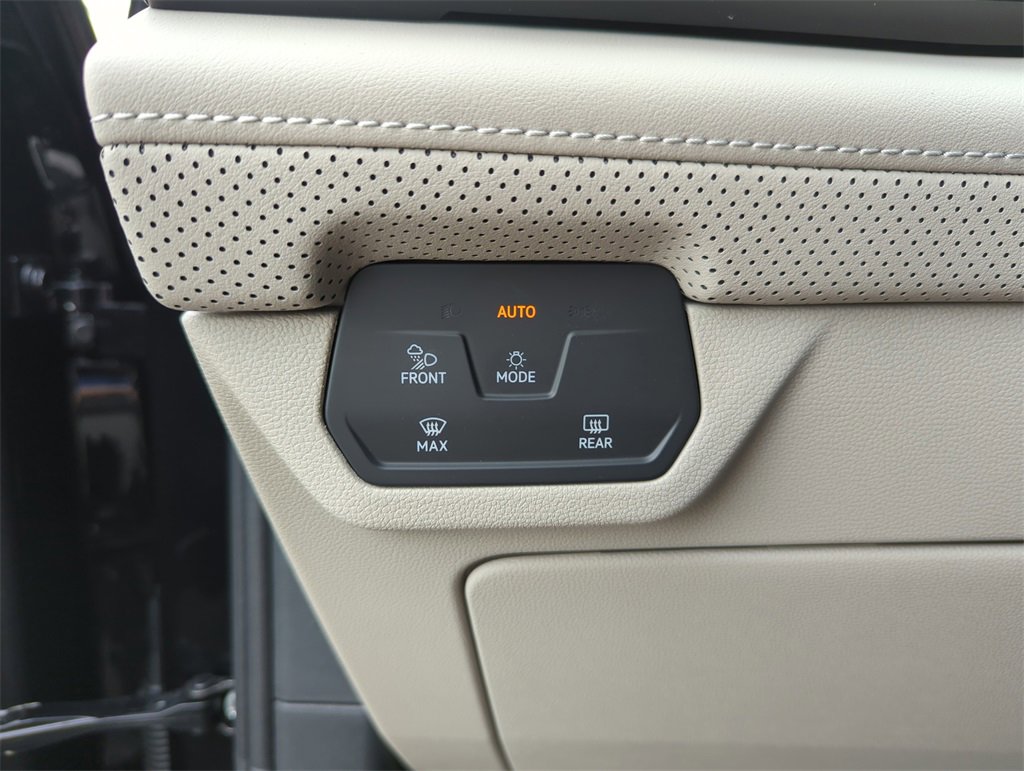 New 2025 Volkswagen Atlas SE image 37