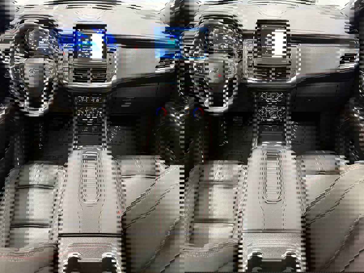 Used 2024 Chevrolet Suburban RST w/ Luxury Package image 15