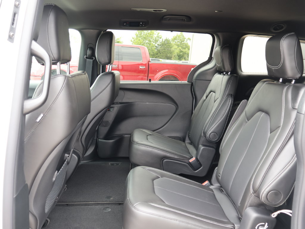 New 2027 Chrysler Pacifica LX FWD image 16