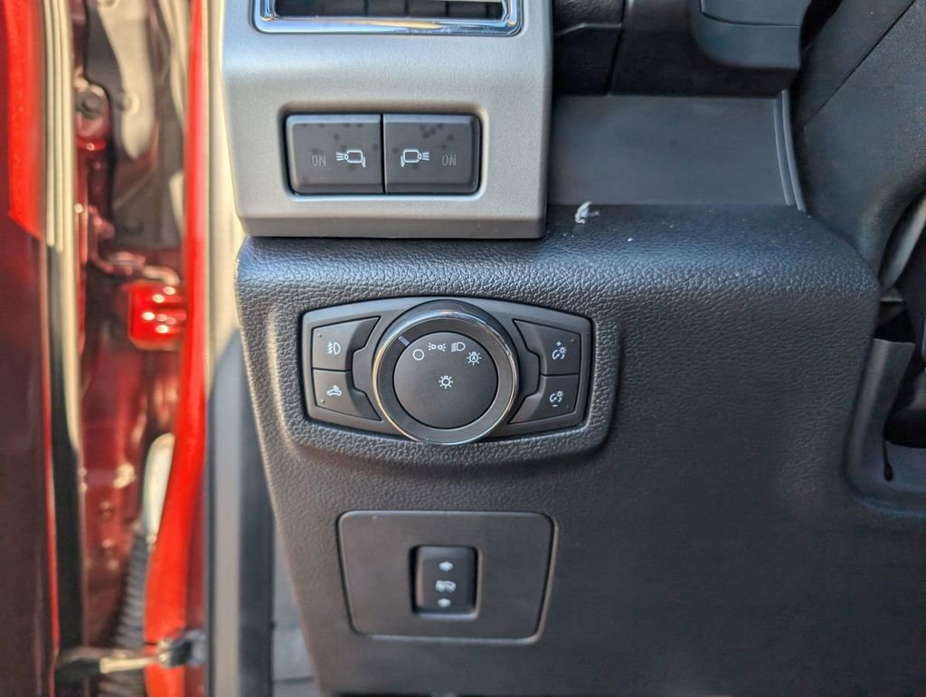 Used 2016 Ford F150 Lariat image 36