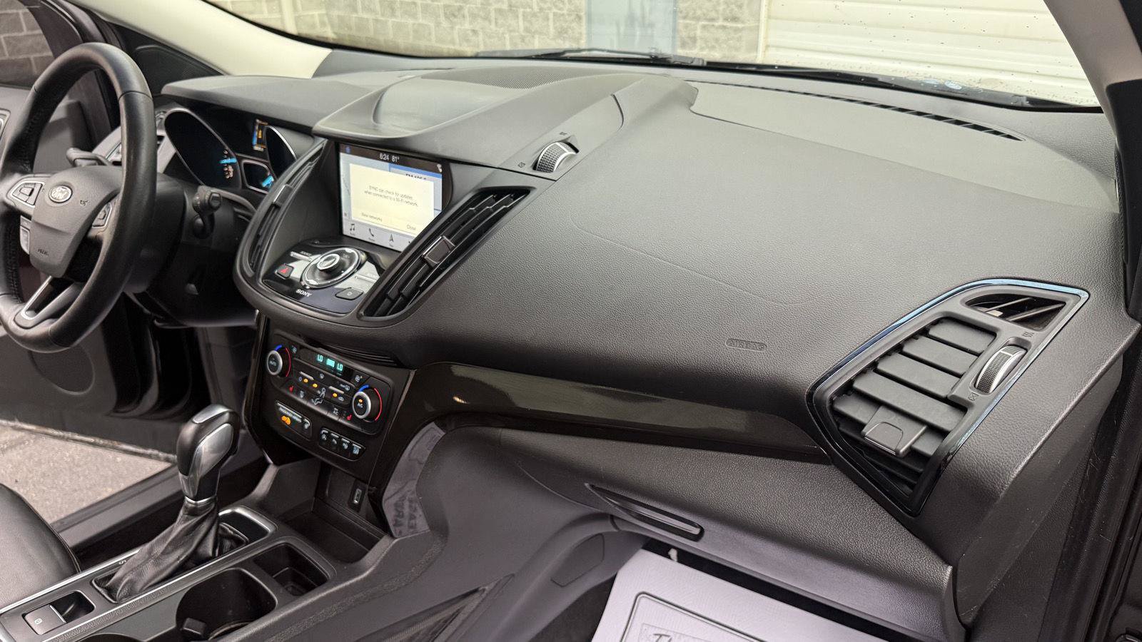 Used 2019 Ford Escape Titanium FWD image 22