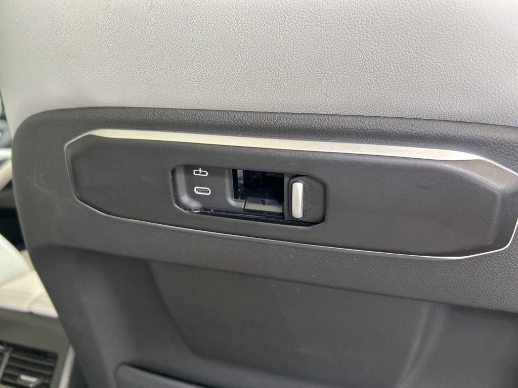 Used 2024 BMW X5 xDrive40i w/ M Sport Package image 34