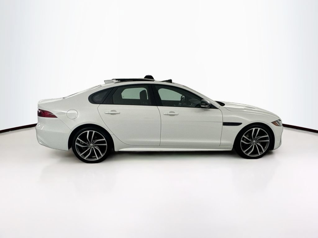 Used 2024 Jaguar XF R-Dynamic SE AWD/4WD image 4