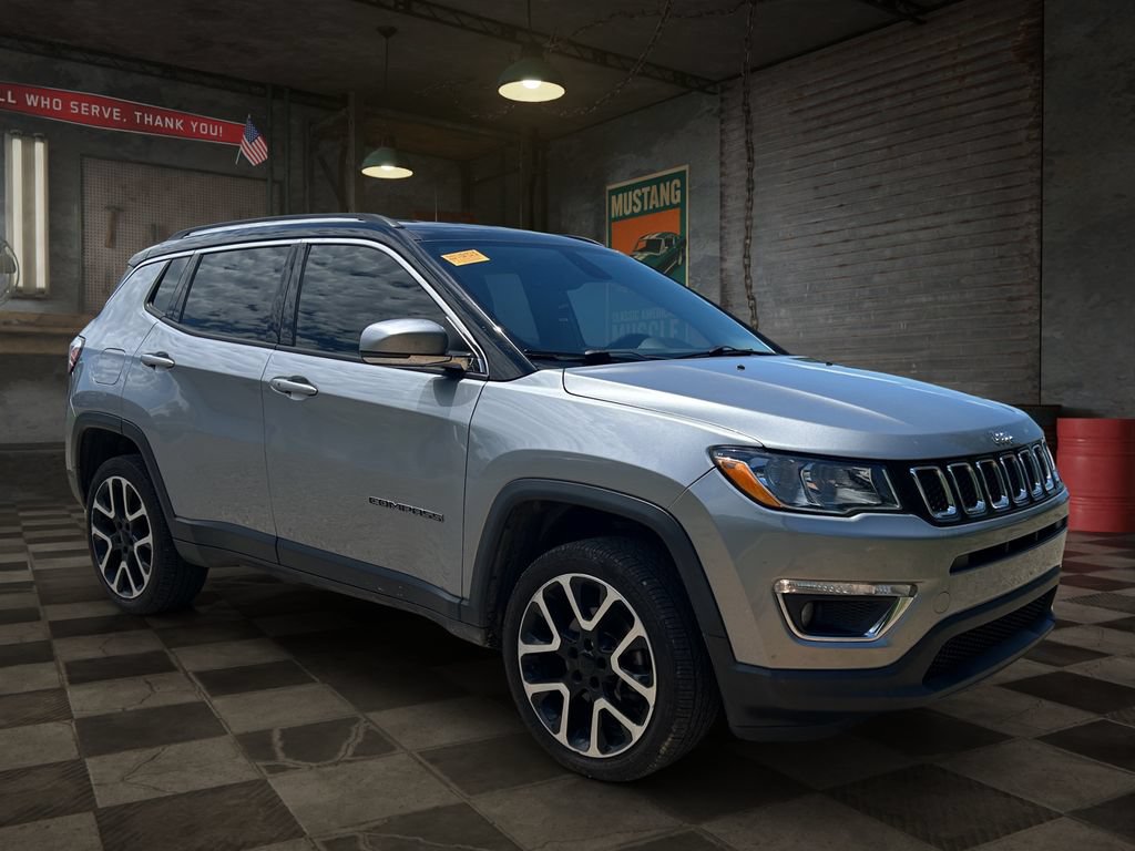 Used 2017 Jeep Compass Limited w/ Navigation Group AWD/4WD image 2