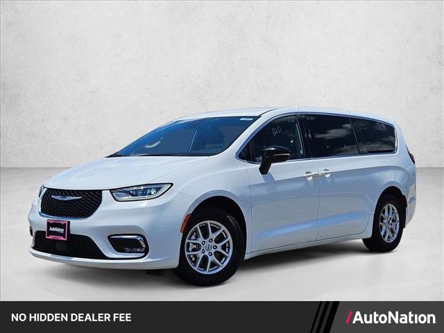 Used 2025 Chrysler Pacifica Select FWD image 1