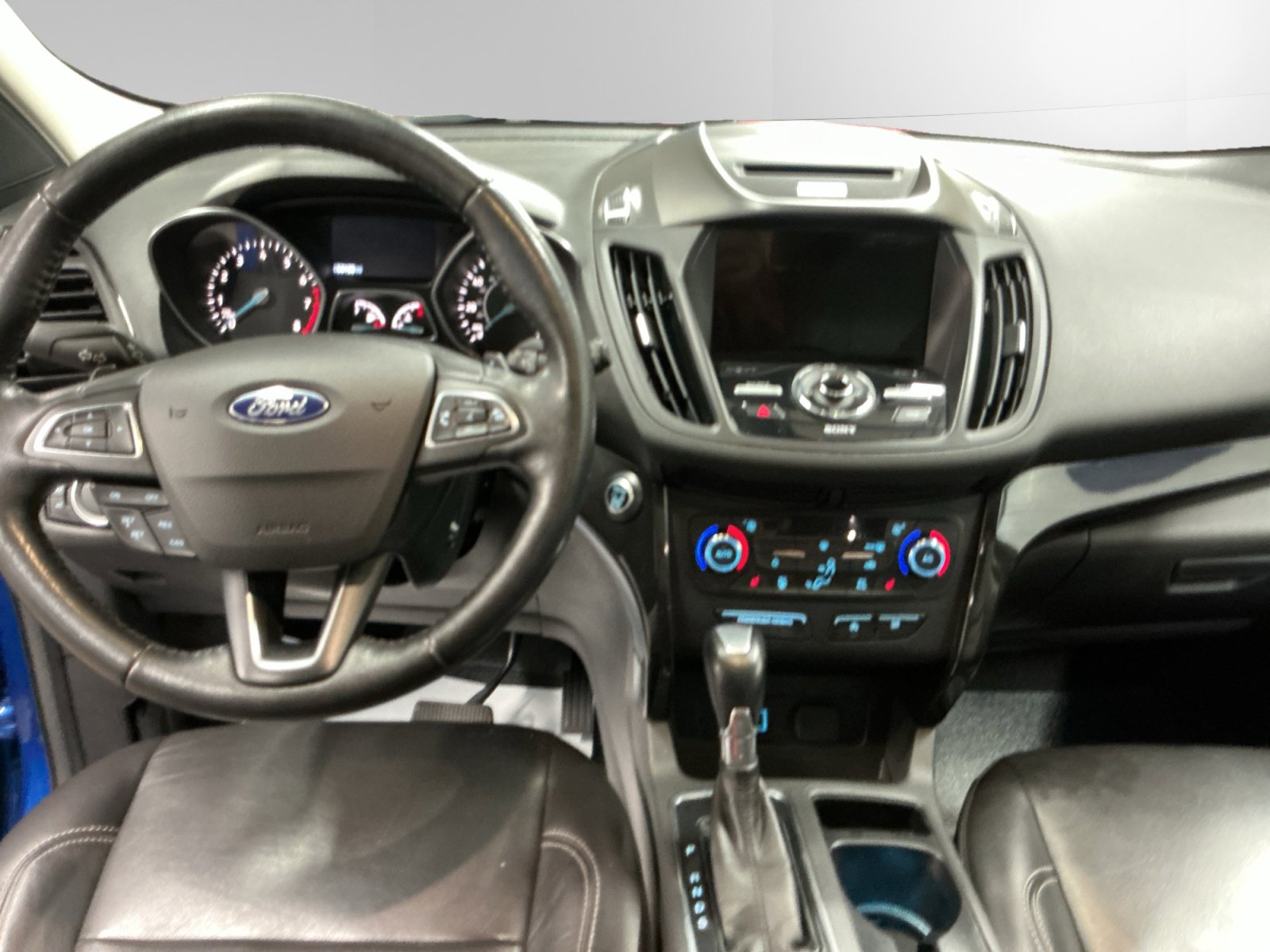 Used 2017 Ford Escape Titanium image 10