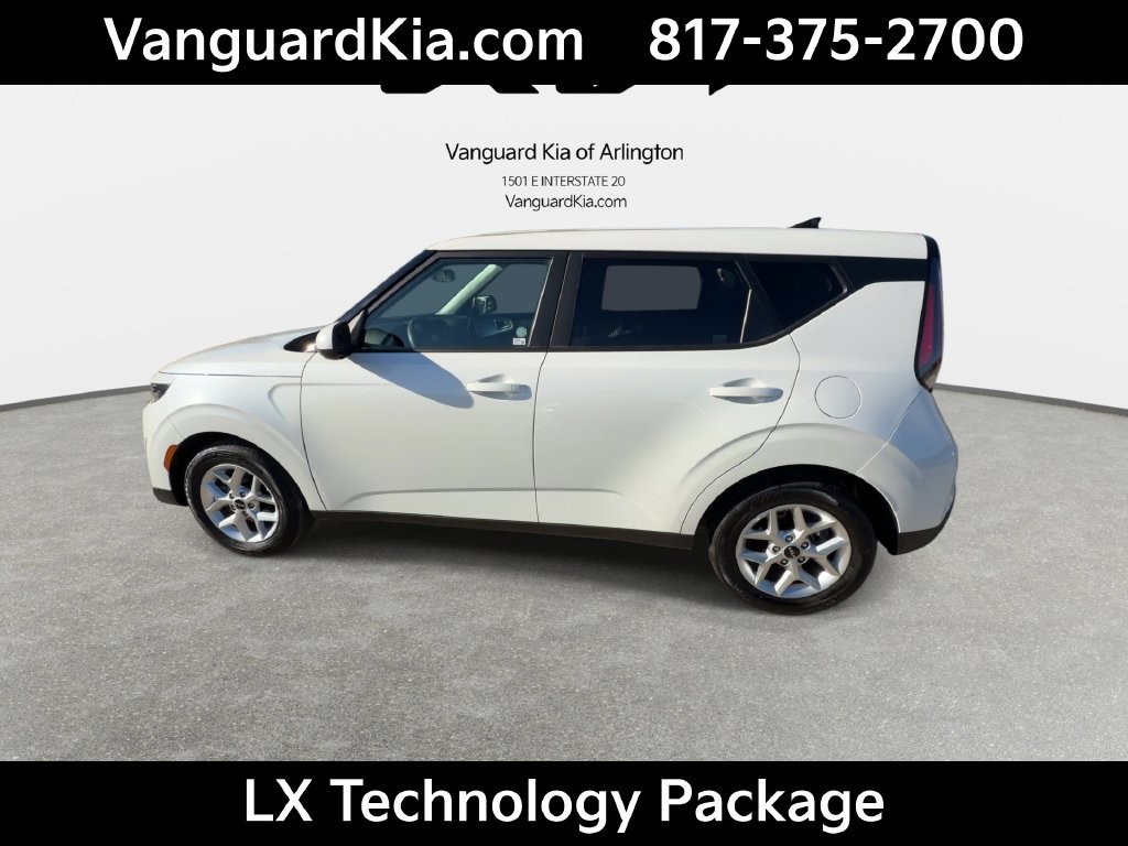 Certified 2025 Kia Soul LX w/ LX Technology Package FWD image 5