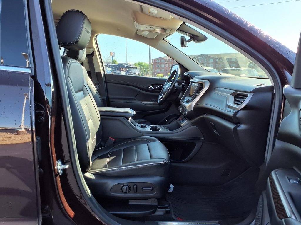 Used 2020 GMC Acadia Denali w/ Technology Package AWD/4WD image 34