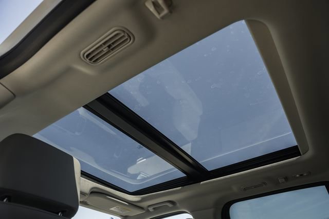 Used 2025 Ford Expedition Active image 47