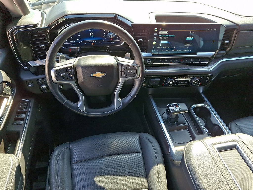 Used 2022 Chevrolet Silverado 1500 LTZ AWD/4WD image 2