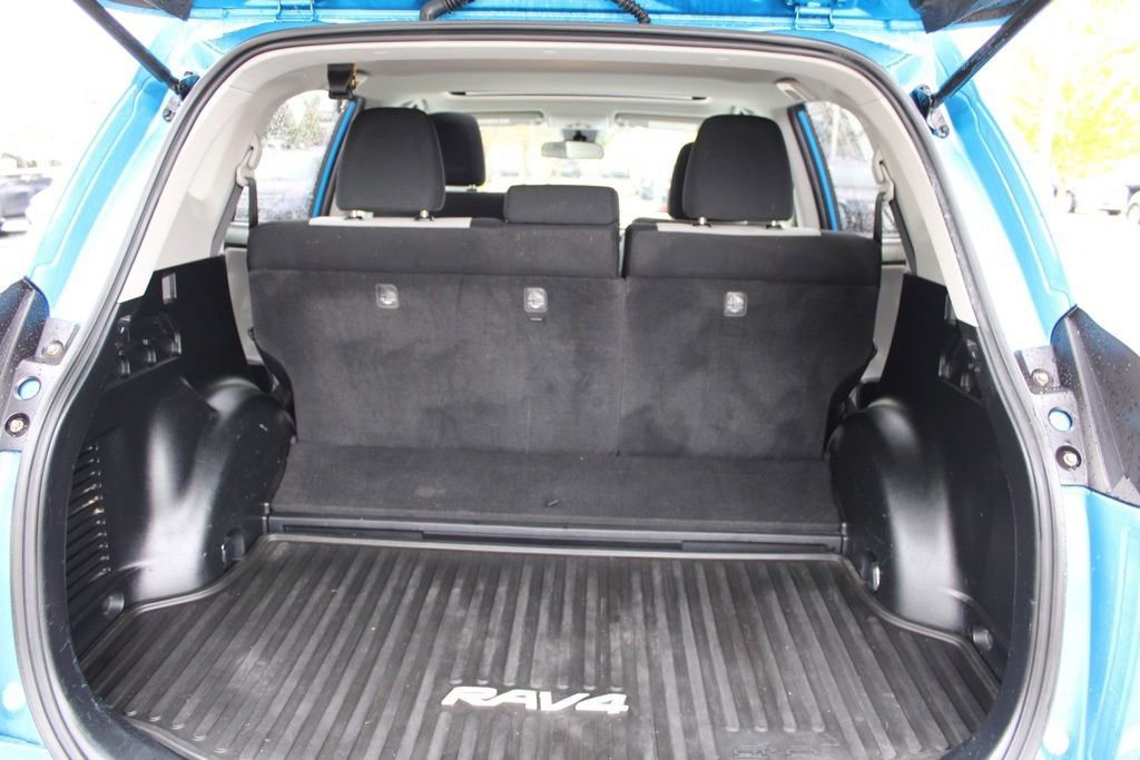 Used 2017 Toyota RAV4 XLE image 10