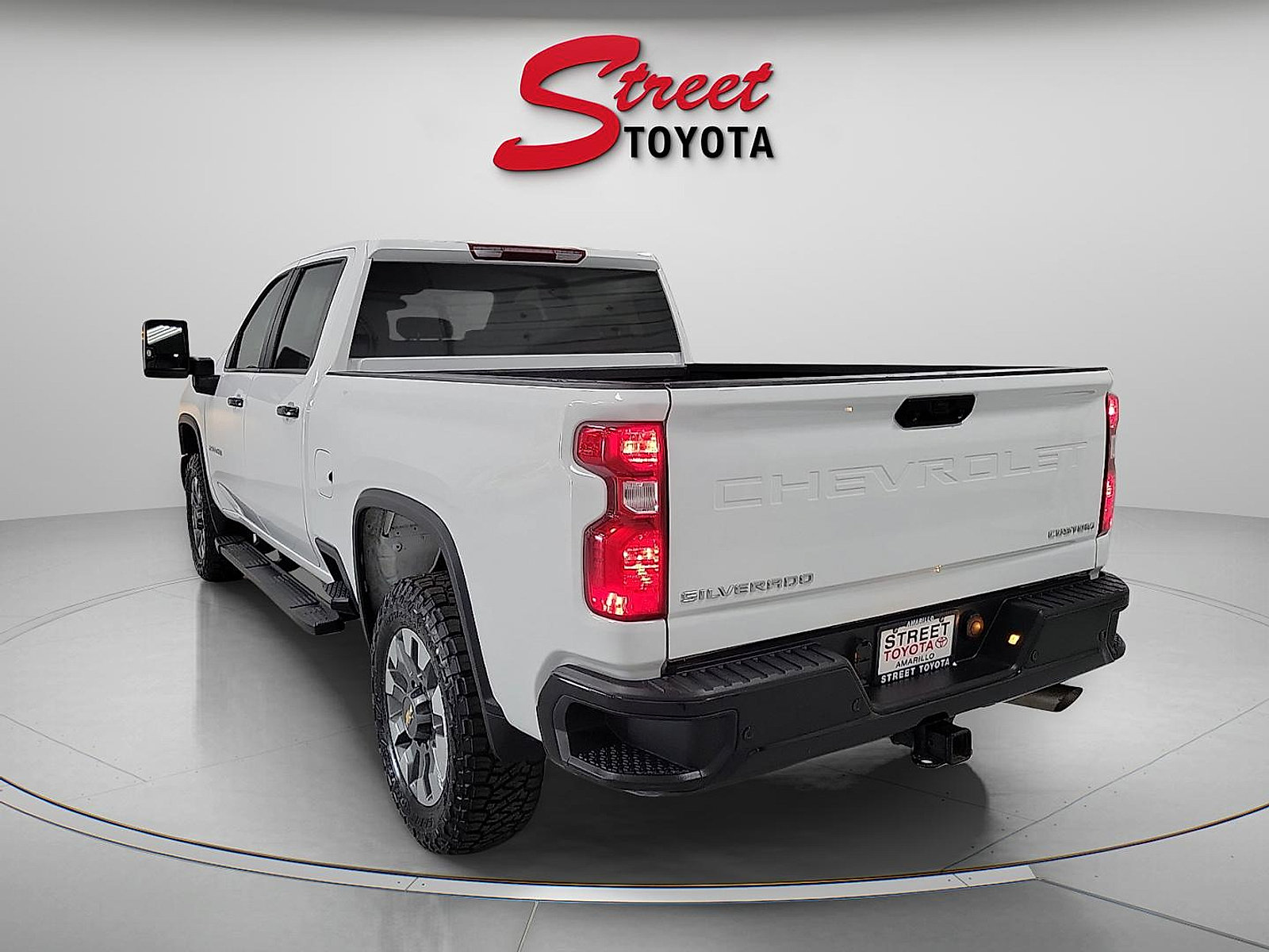 Used 2025 Chevrolet Silverado 2500 Custom w/ Custom Value Package AWD/4WD image 2