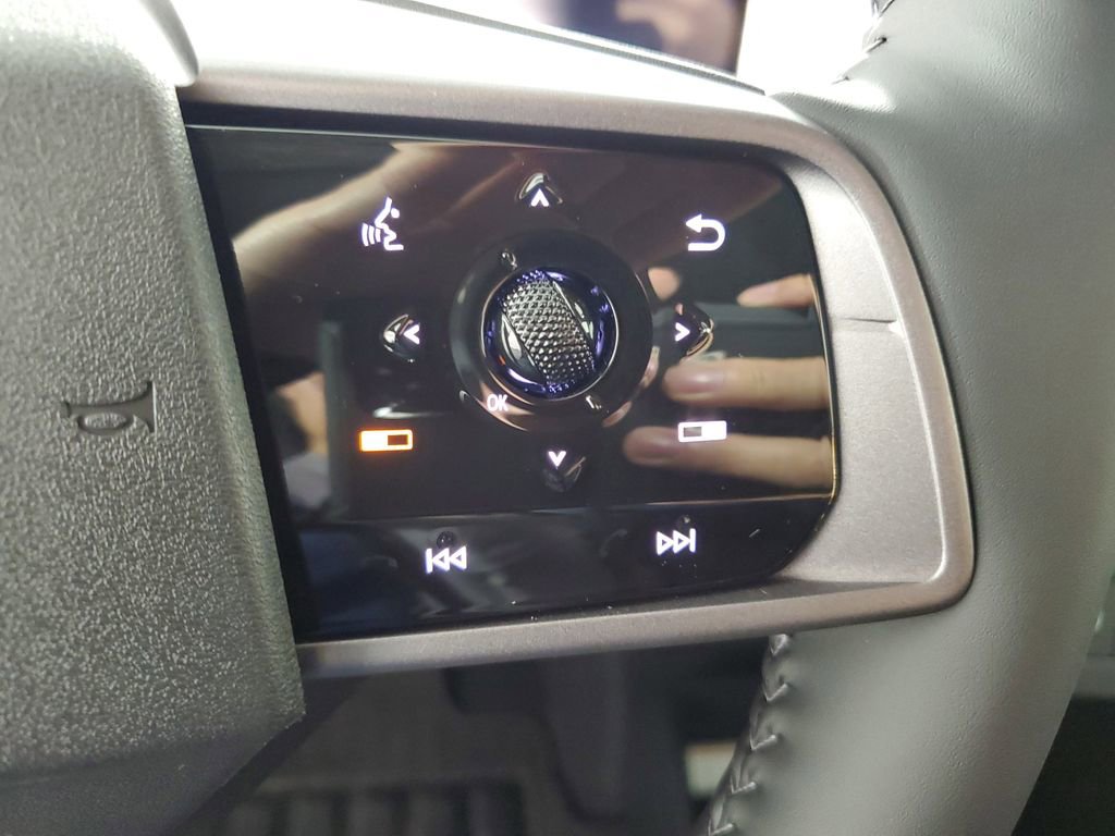 New 2026 Nissan Leaf SV+ w/ Floor Mat Package (SV+) image 22