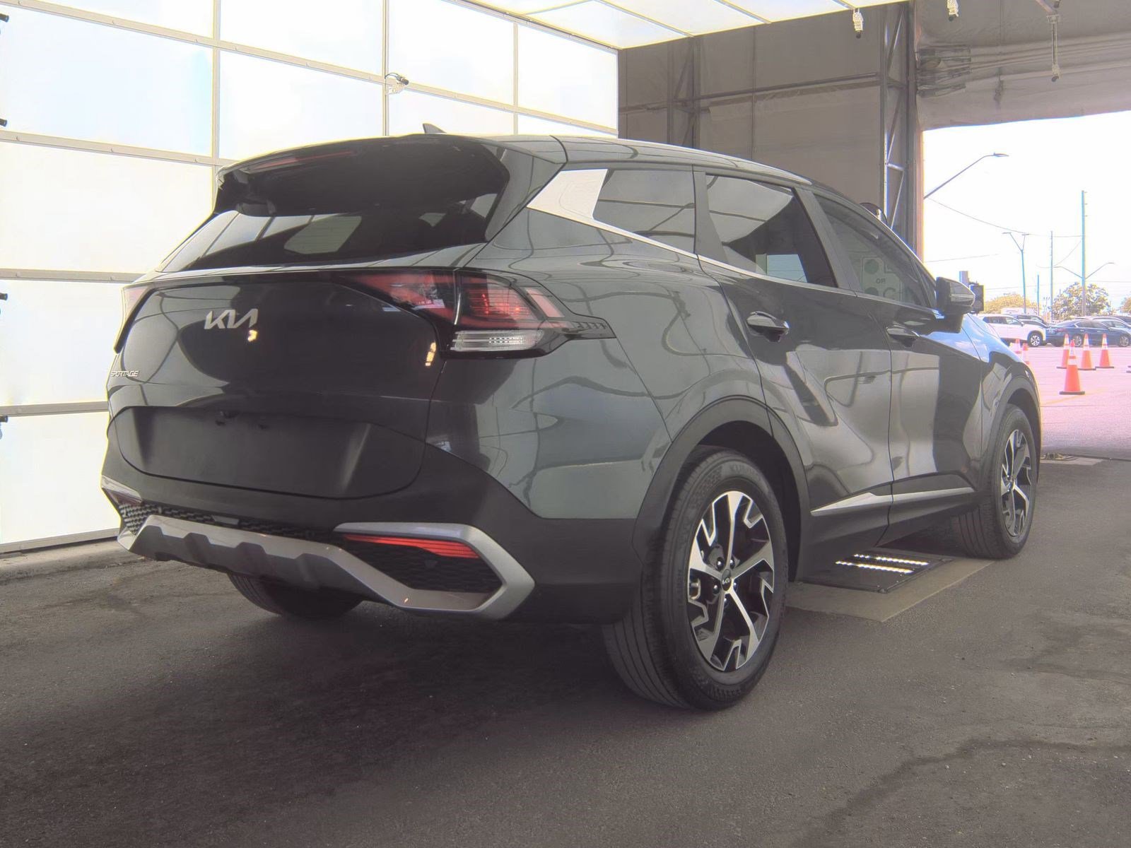 Used 2023 Kia Sportage EX FWD image 7