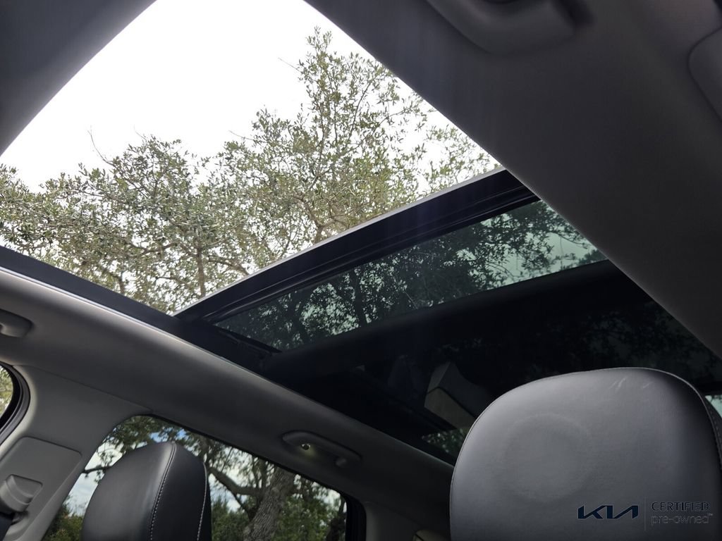 Certified 2023 Kia Sorento SX FWD image 20