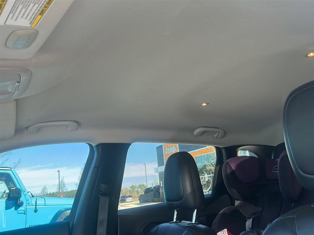 Used 2020 Jeep Cherokee Latitude Plus image 2