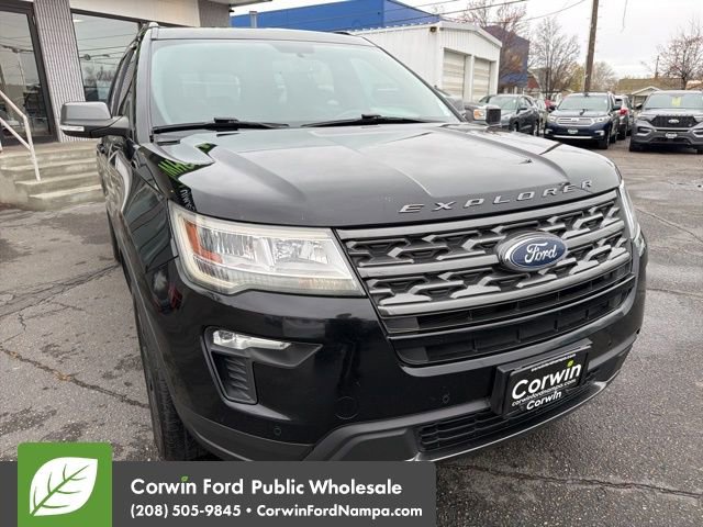 Used 2018 Ford Explorer XLT w/ Equipment Group 202A image 3