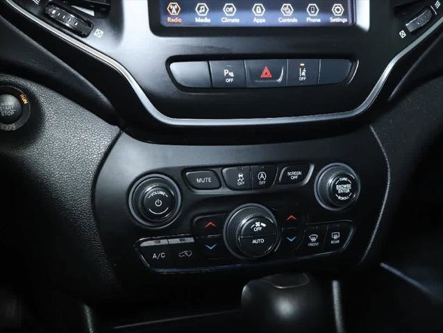 Certified 2021 Jeep Cherokee Latitude Lux w/ Comfort/Convenience Group AWD/4WD image 26