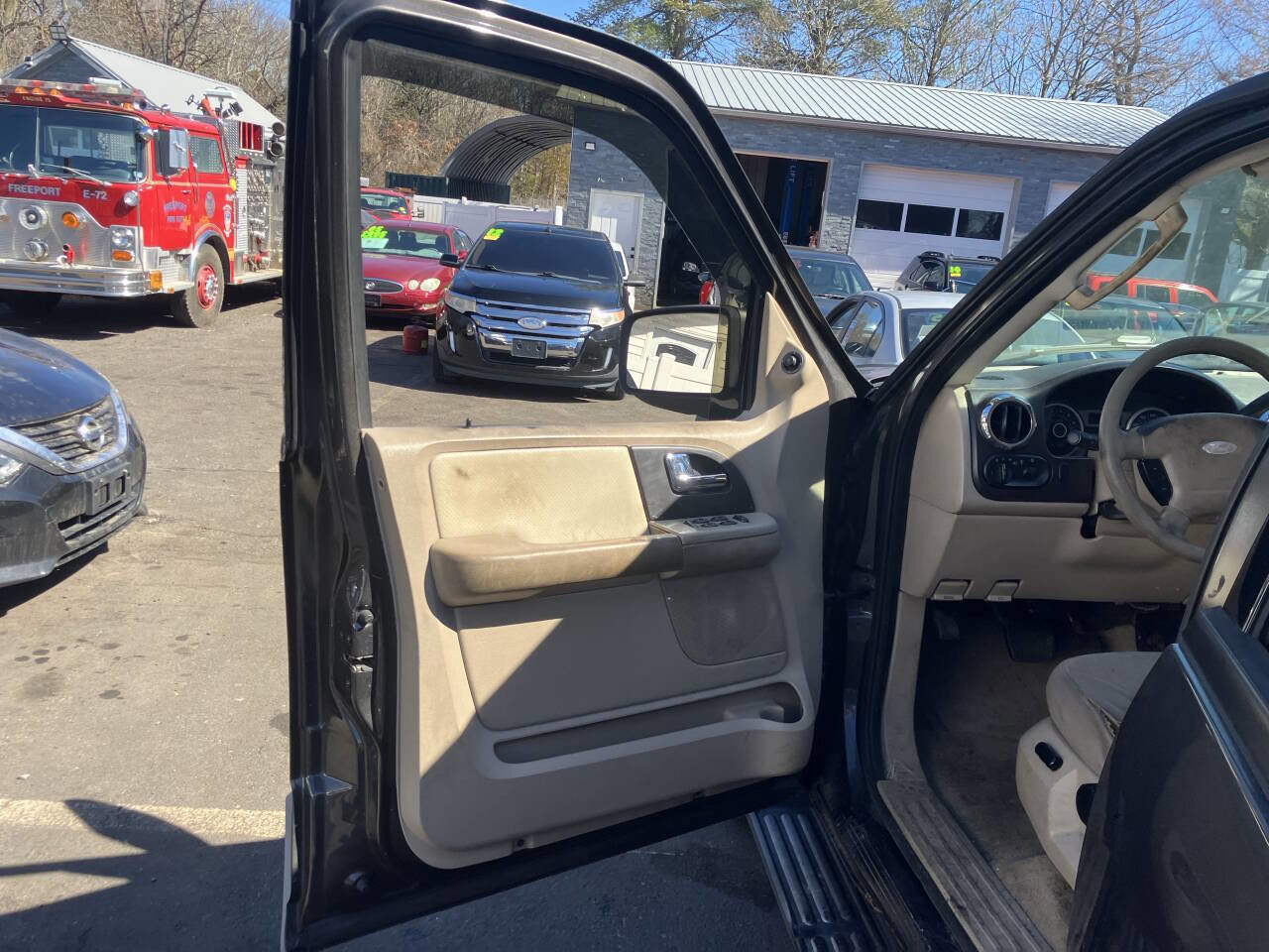 Used 2006 Ford Expedition XLT image 17