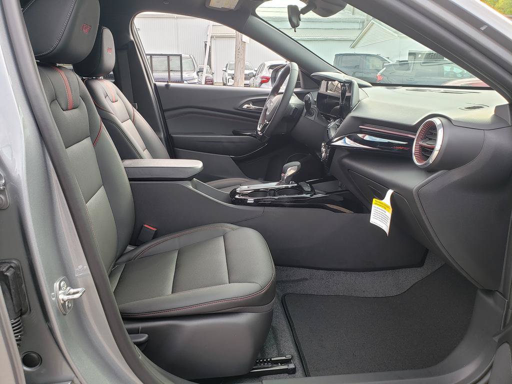 New 2026 Chevrolet Trax RS w/ Sunroof Package FWD image 22