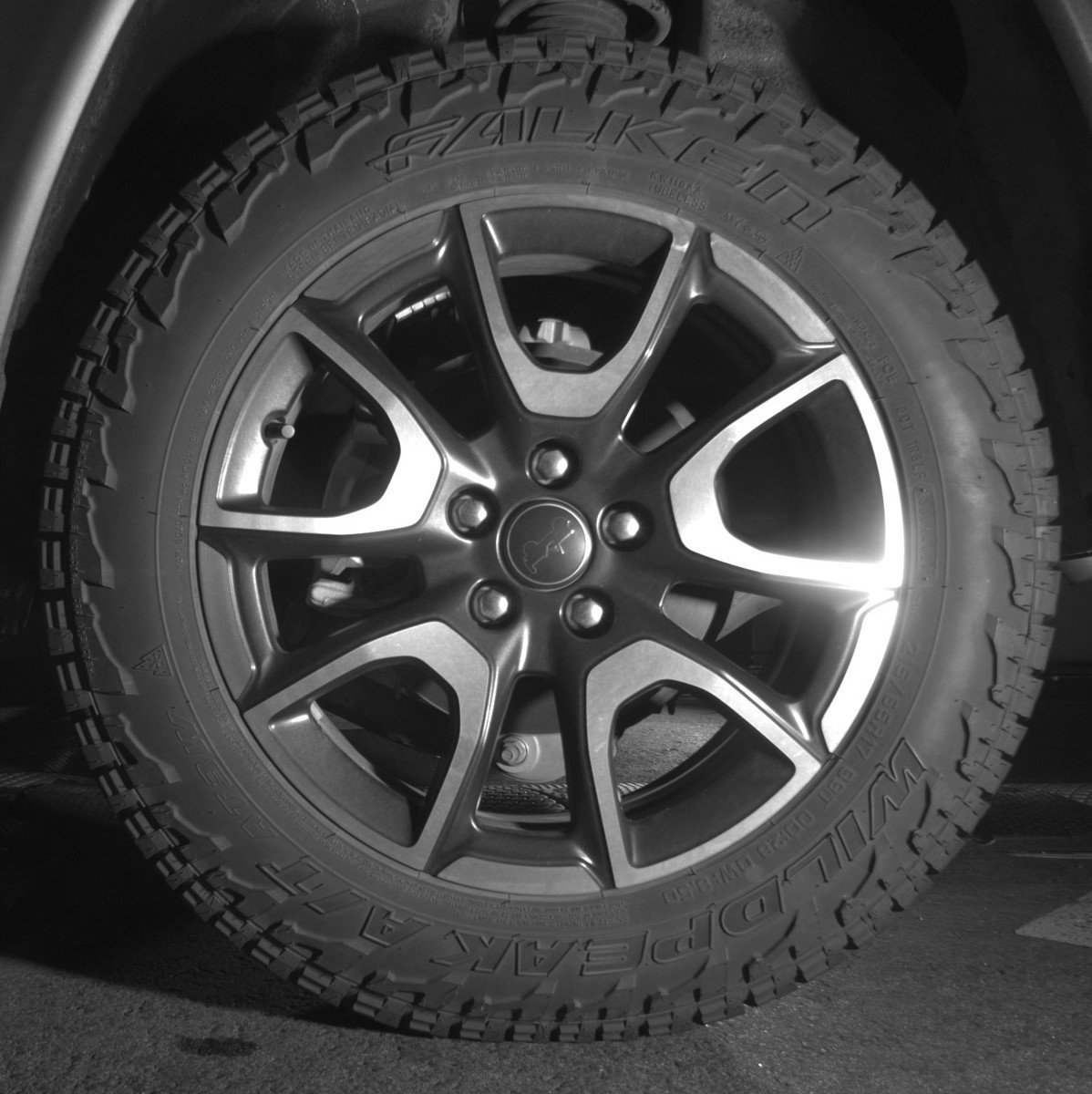 Used 2025 Jeep Compass Trailhawk image 14