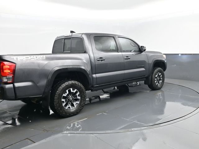 Used 2016 Toyota Tacoma TRD Off-Road w/ Premium & Technology Package AWD/4WD image 21