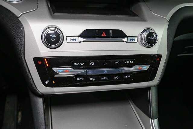 Used 2023 Ford Explorer XLT w/ Equipment Group 202A image 28