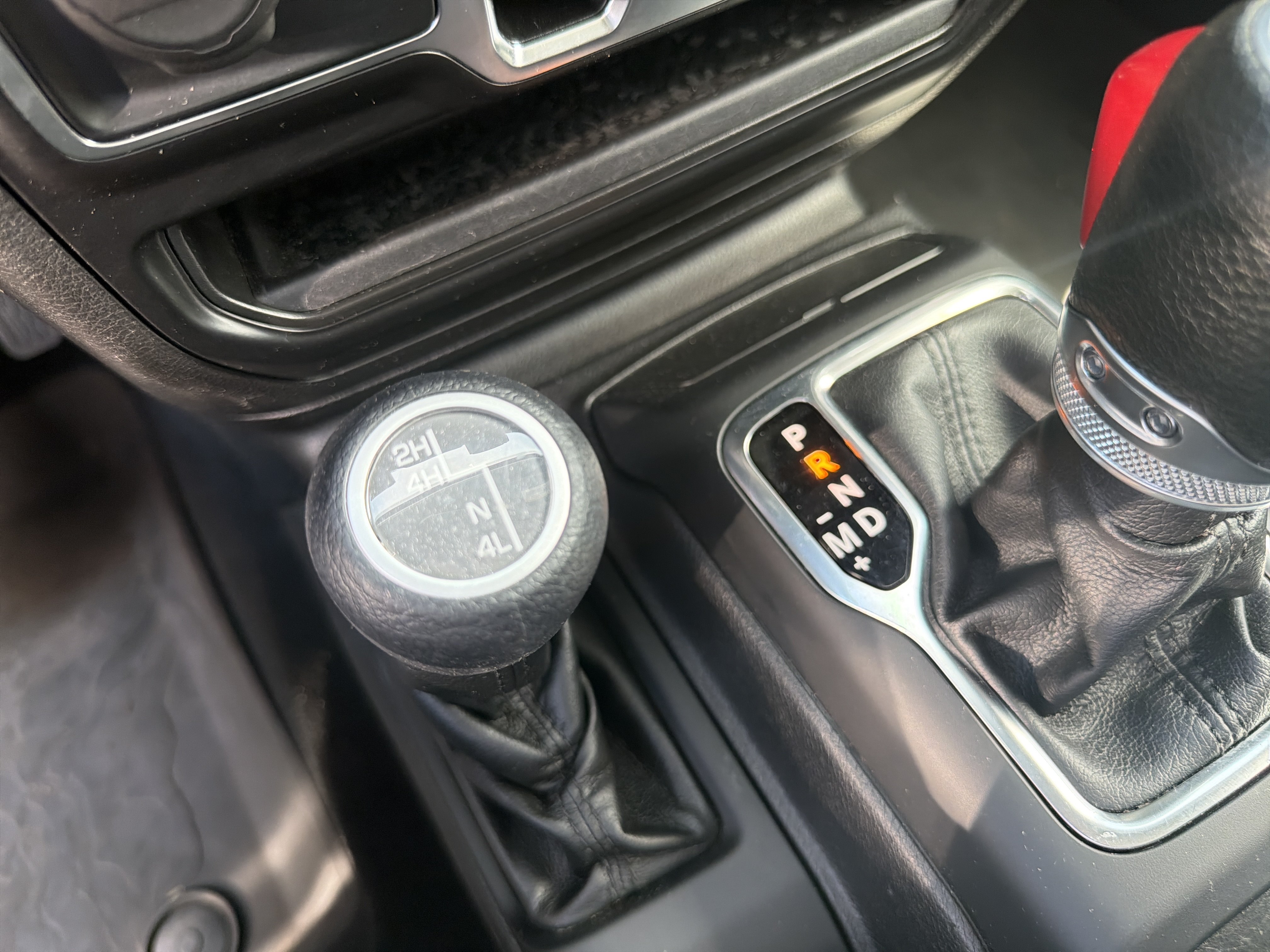 Used 2022 Jeep Wrangler Unlimited Willys AWD/4WD image 30