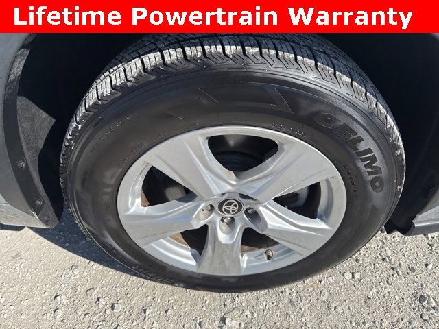 Used 2023 Toyota Highlander LE image 26