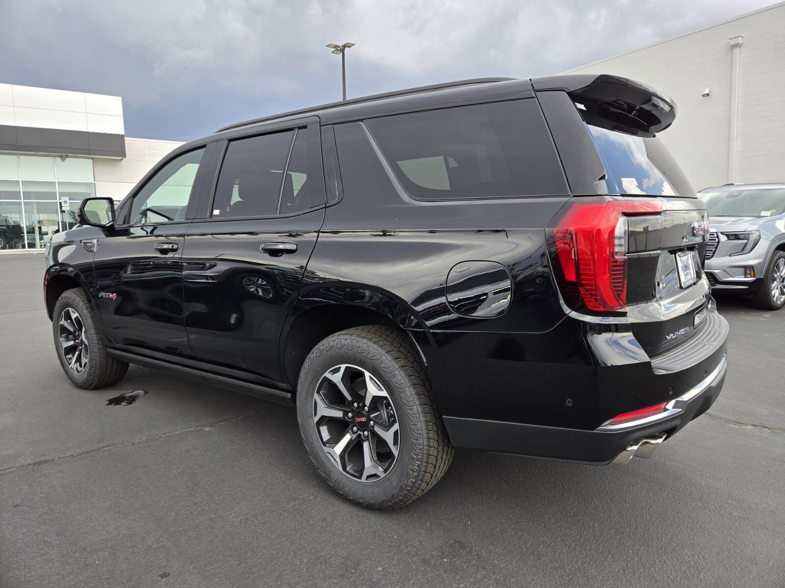 New 2025 GMC Yukon AT4 w/ AT4 Premium Plus Package image 3