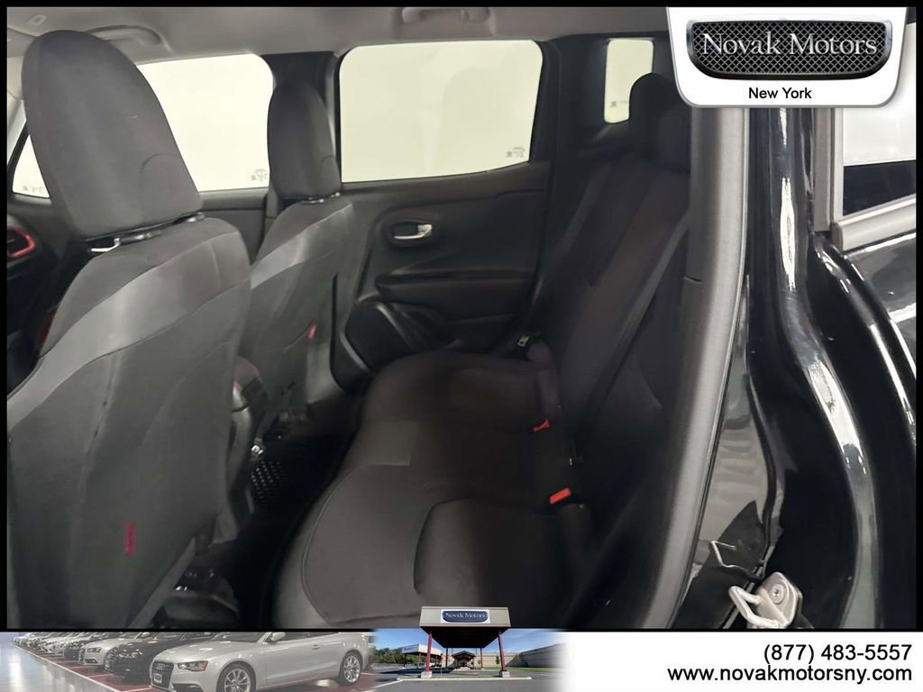 Used 2023 Jeep Renegade Trailhawk image 11