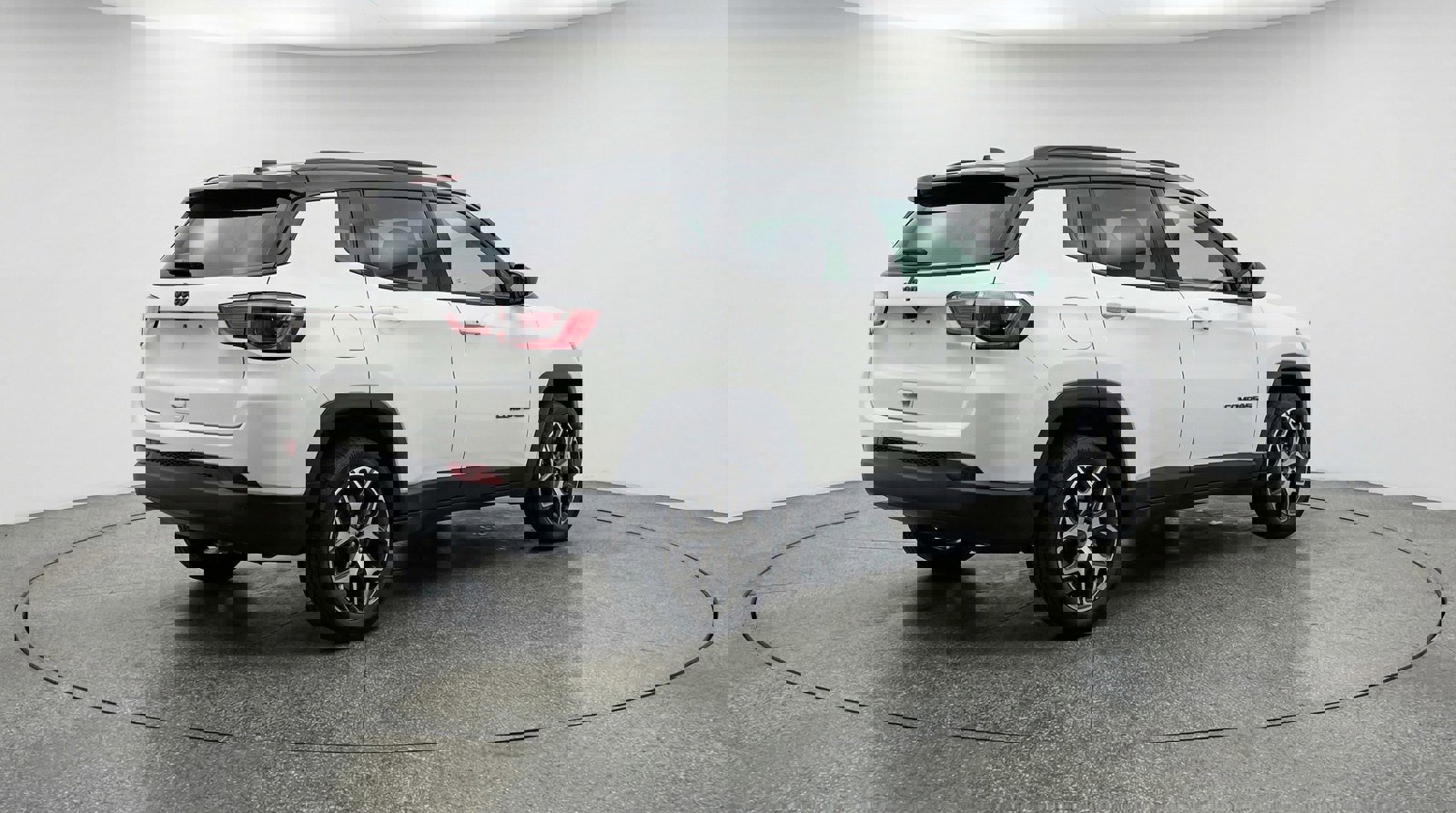 Used 2025 Jeep Compass Limited image 7