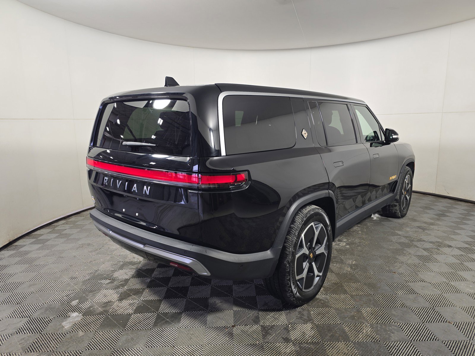 Used 2022 Rivian R1S Launch Edition image 5