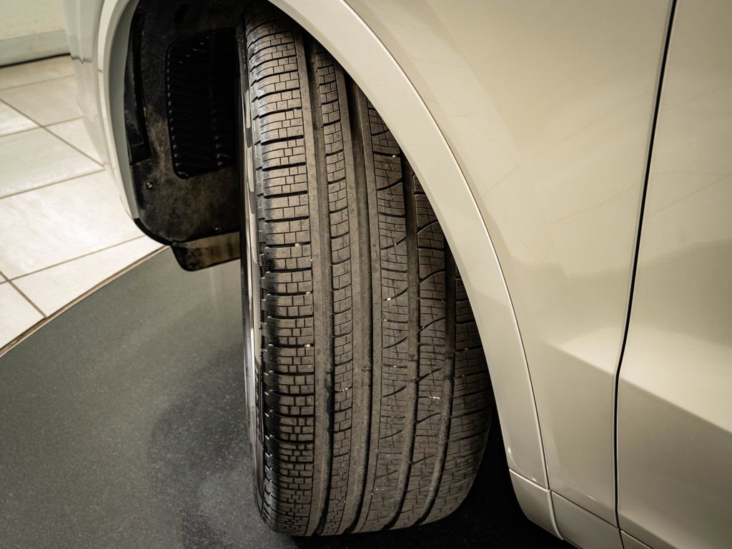 Certified 2021 Porsche Cayenne Turbo AWD/4WD image 60